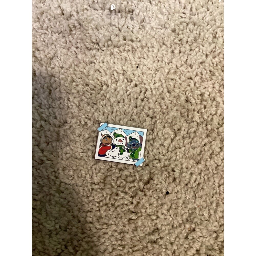2024 Disney Parks Lilo and Stitch Mystery Pin - Photograph LILO & Stitch Snowman